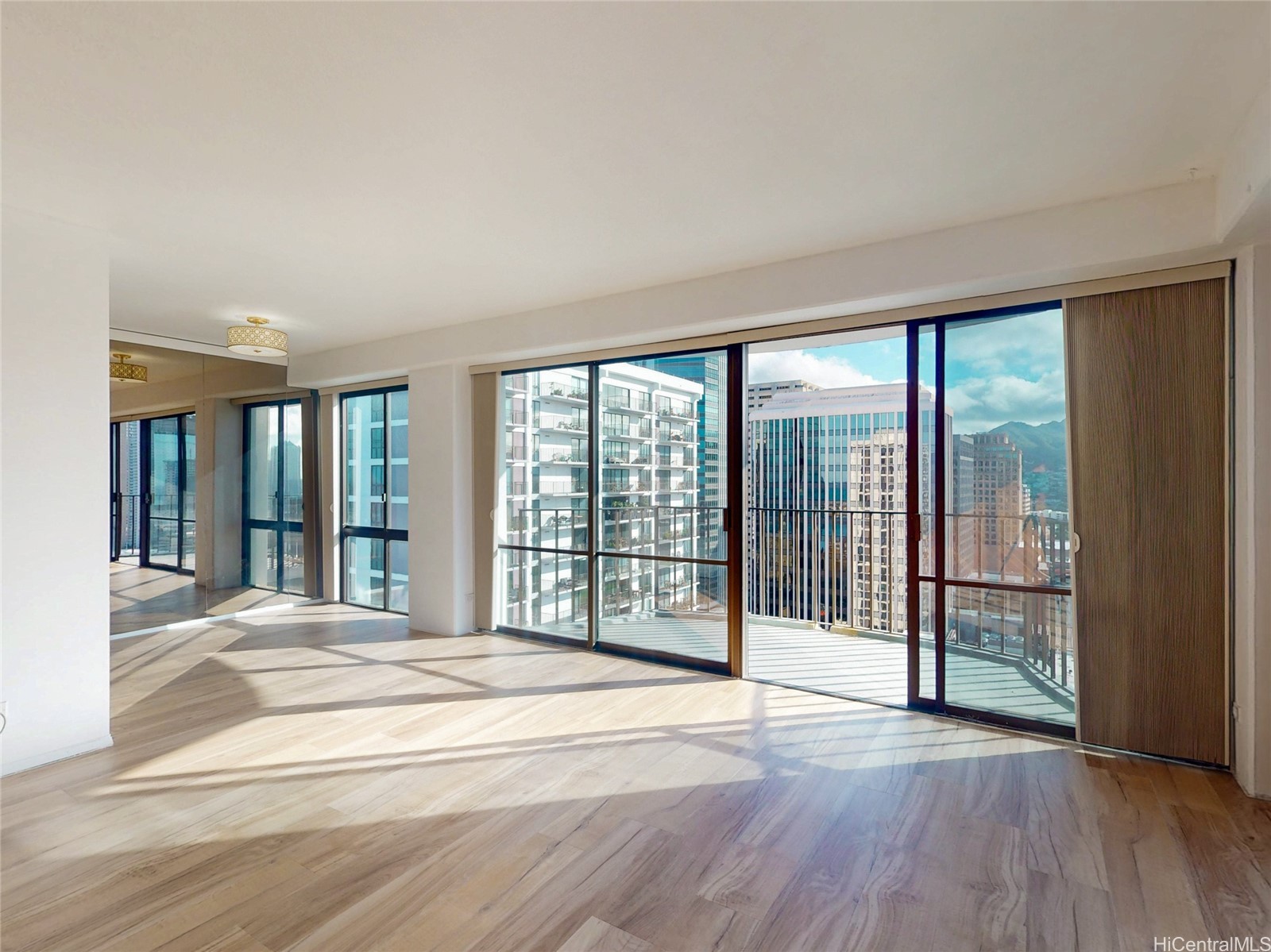 700 Richards Street 2406