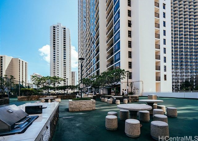 Waikiki Banyan Condominium