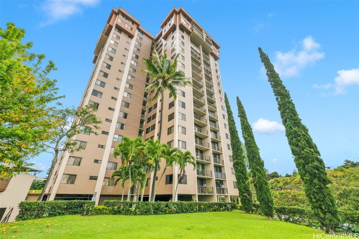 Park At Pearlridge Condominium