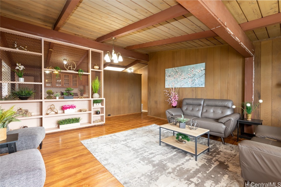 2362 Apoepoe Street