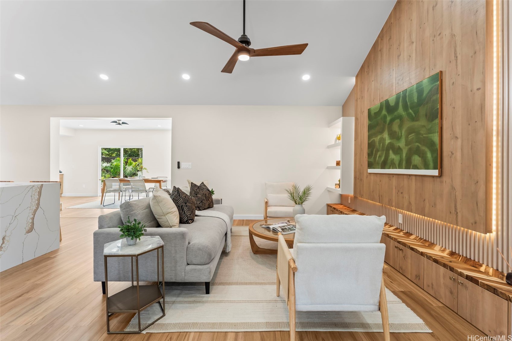 1049 Uluopihi Loop
