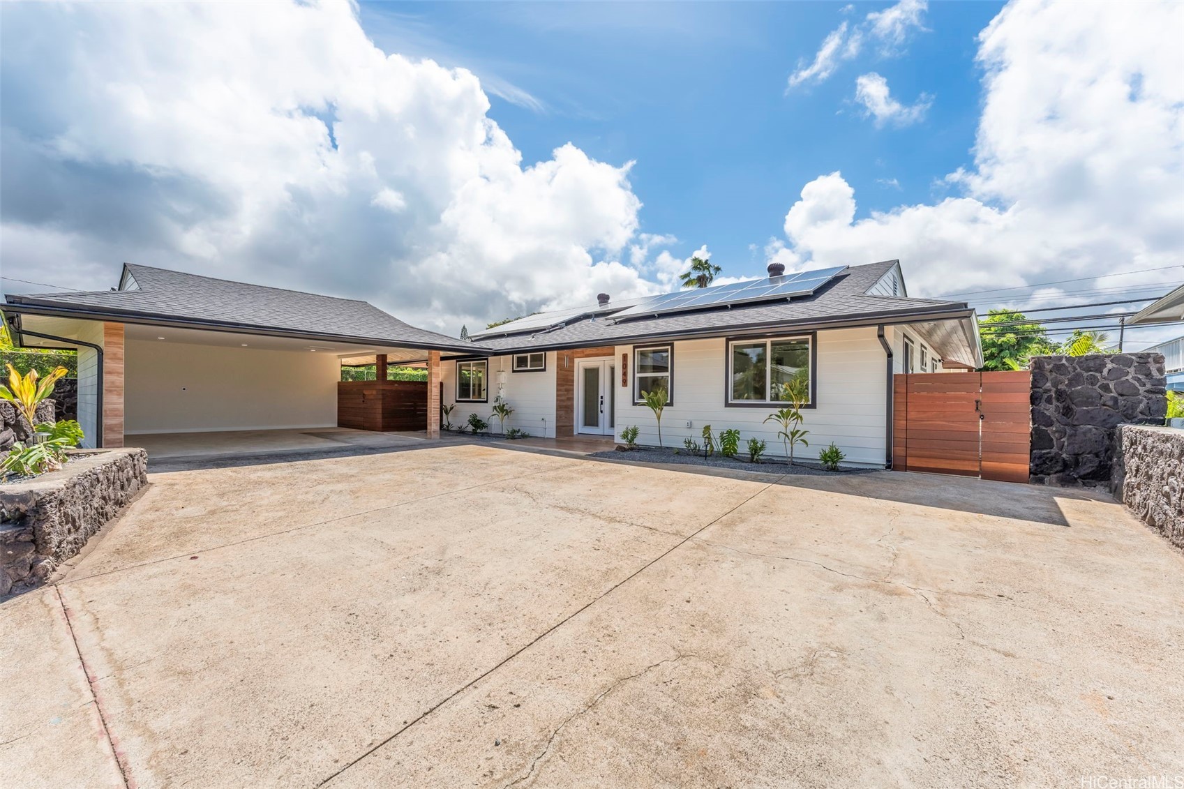 1049 Uluopihi Loop