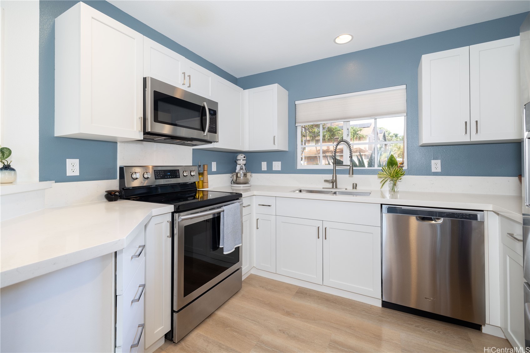 87-1022 Kahiwelola Street