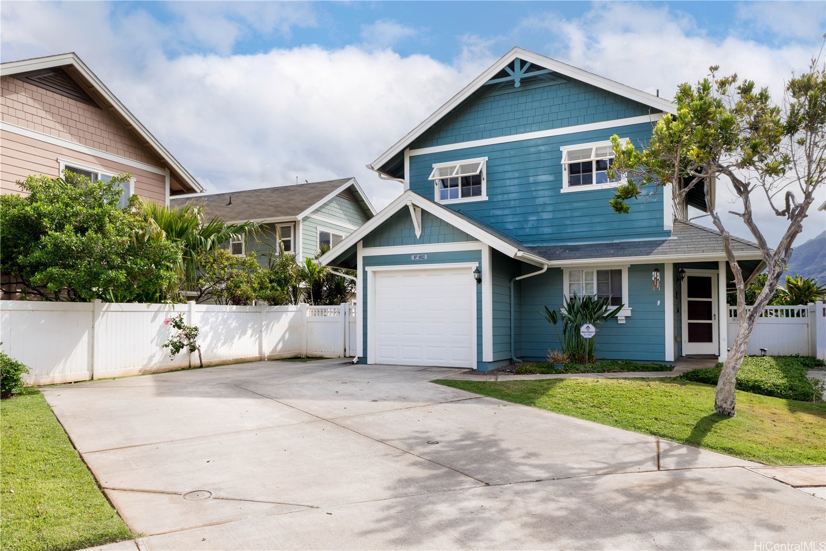 87-1022 Kahiwelola Street