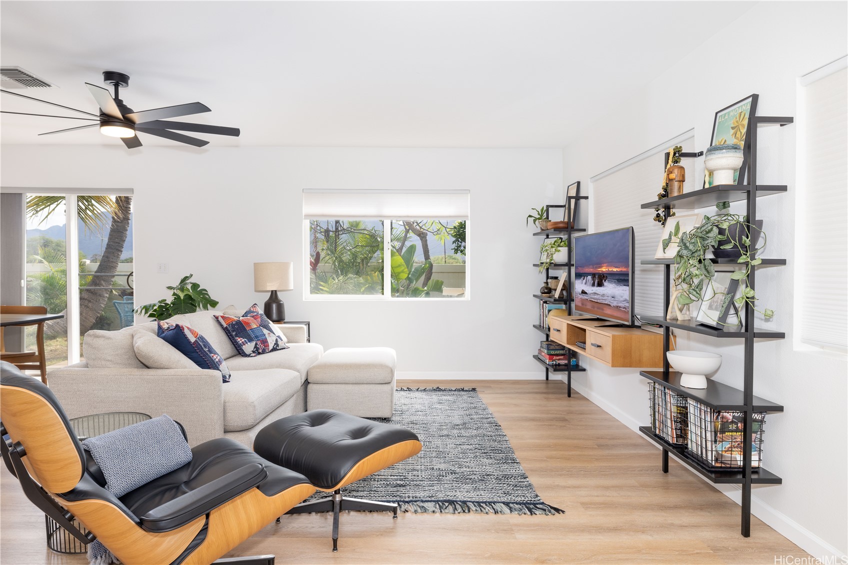 87-1022 Kahiwelola Street