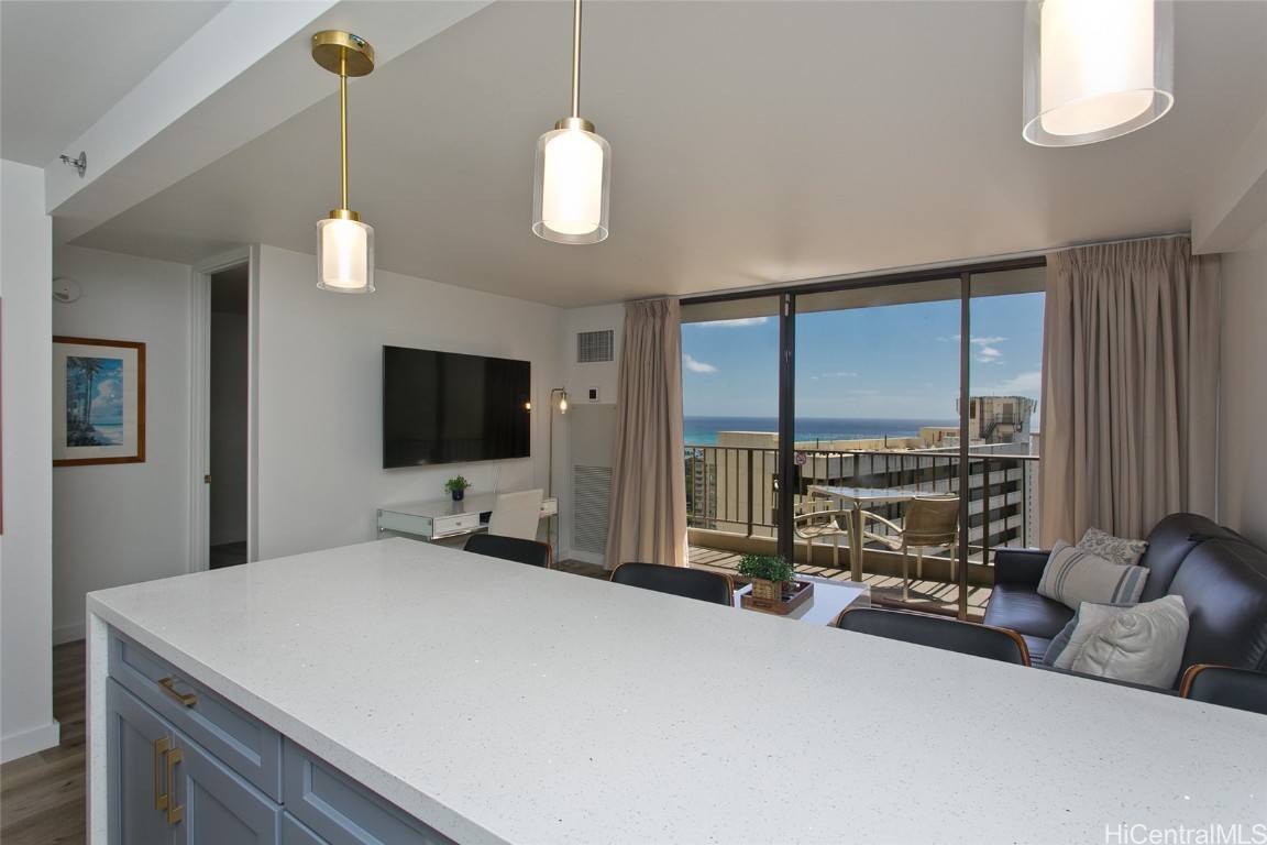 229 Paoakalani Avenue 2808