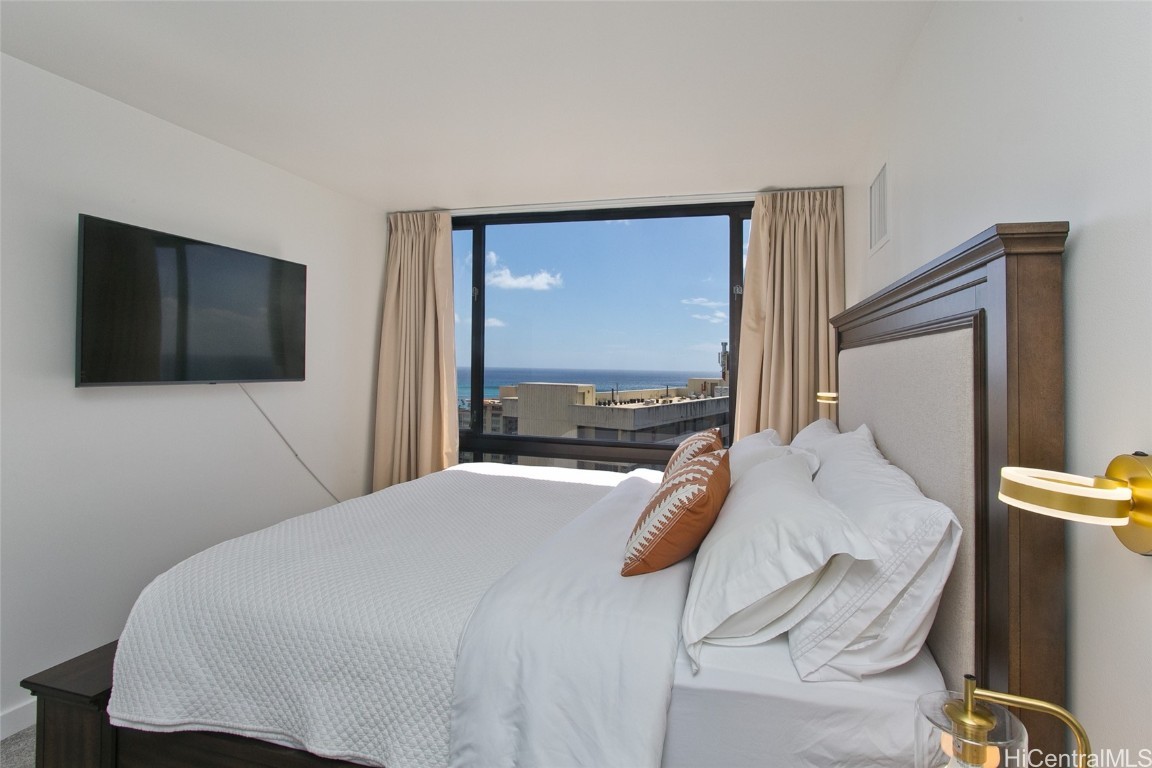 229 Paoakalani Avenue 2808