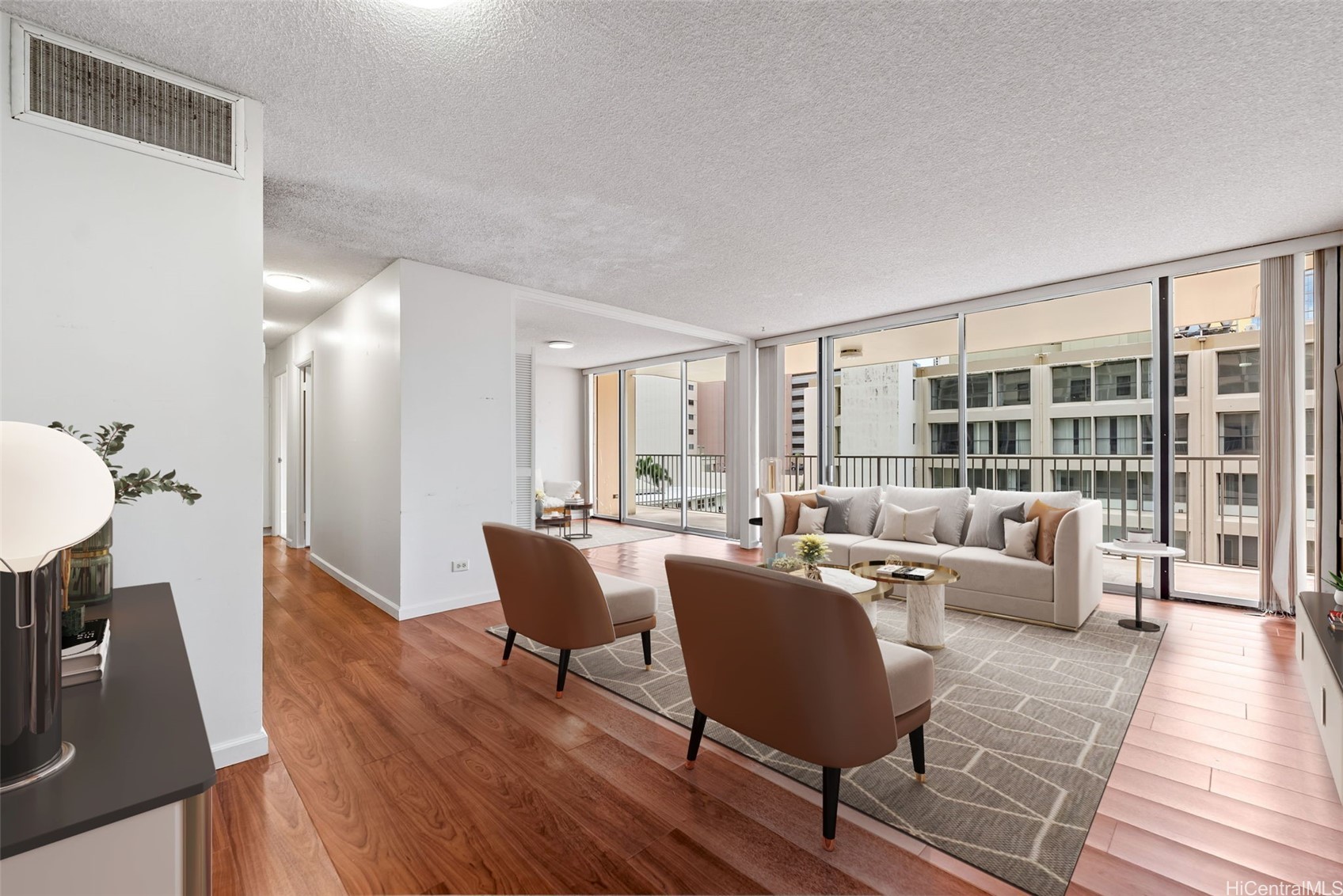 1561 Kanunu Street 406