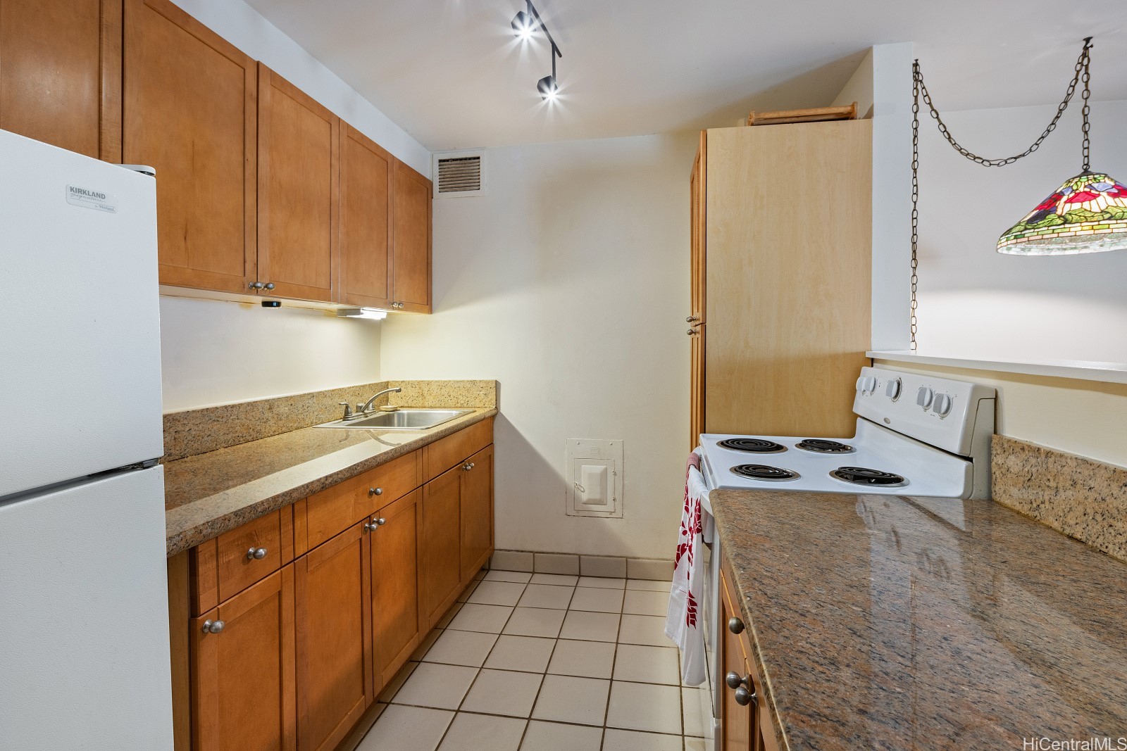 411 Kaiolu Street 504