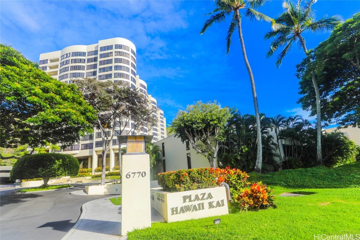 Plaza Hawaii Kai Condominium