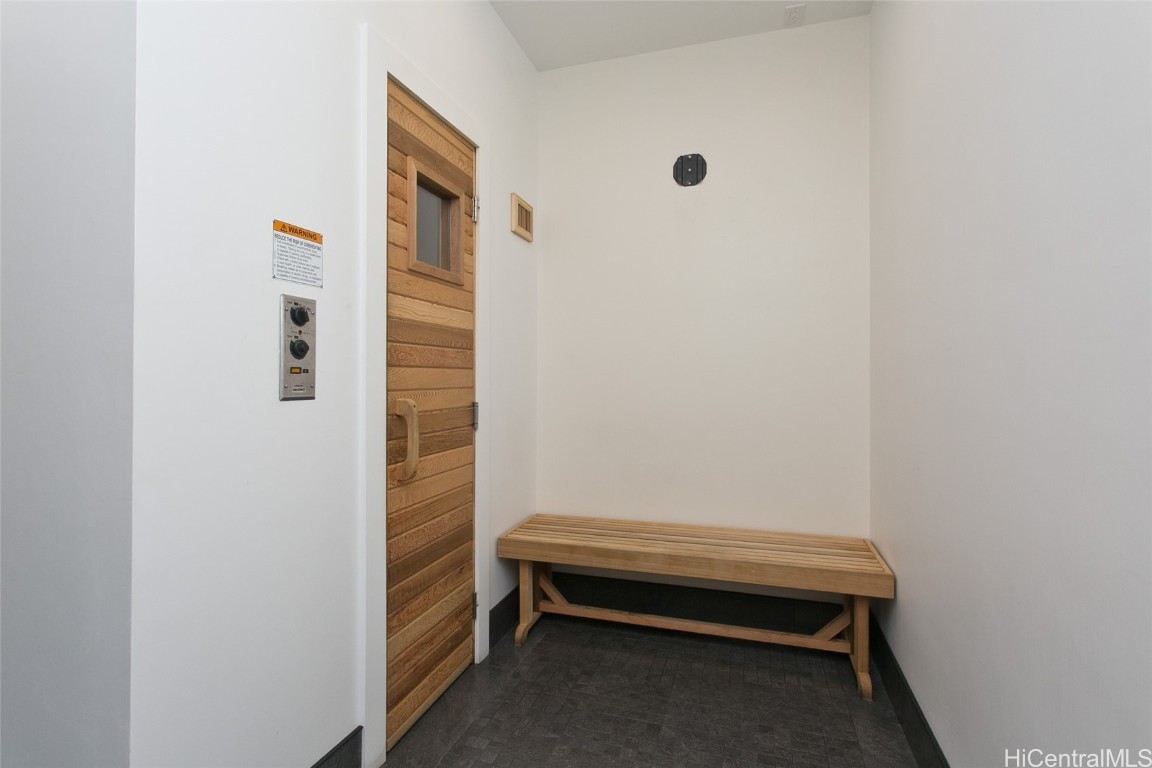 1717 Ala Wai Condominium