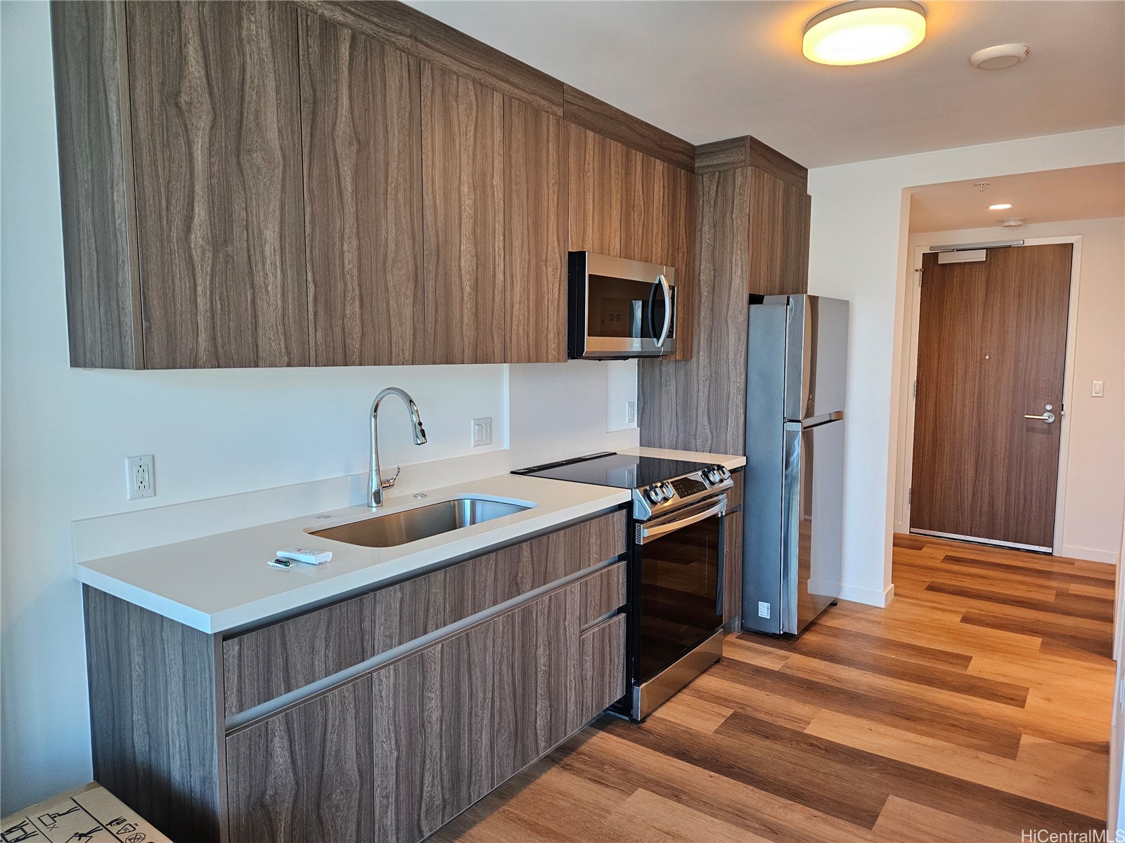 1515 Liona Street 1008