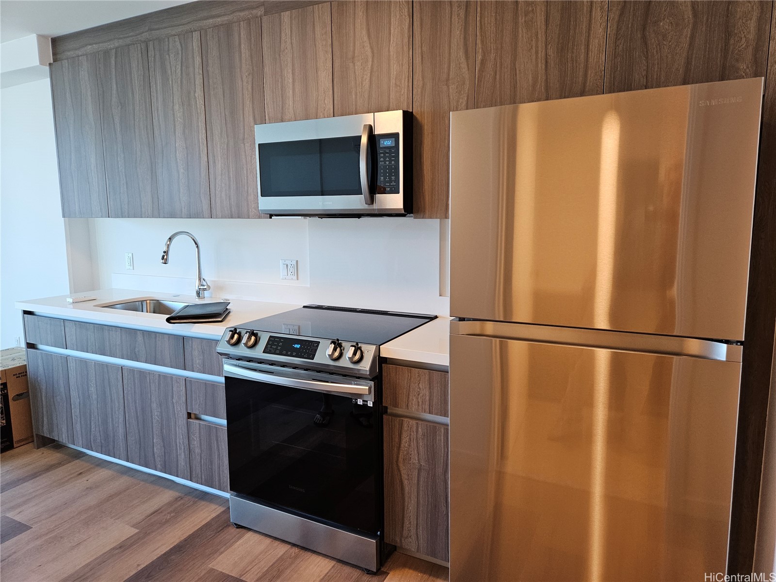 1515 Liona Street 1008