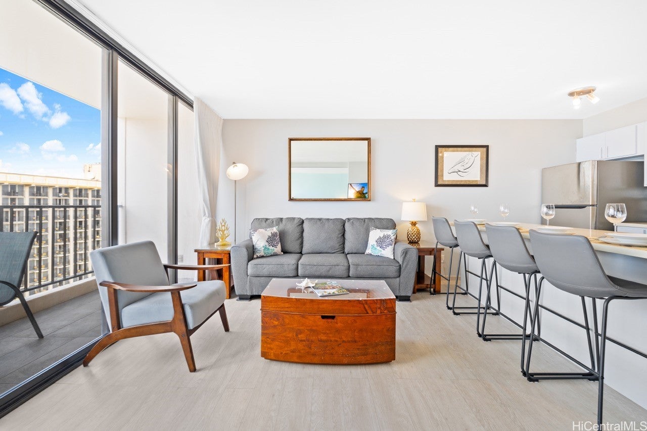 201 Ohua Avenue T2-3604