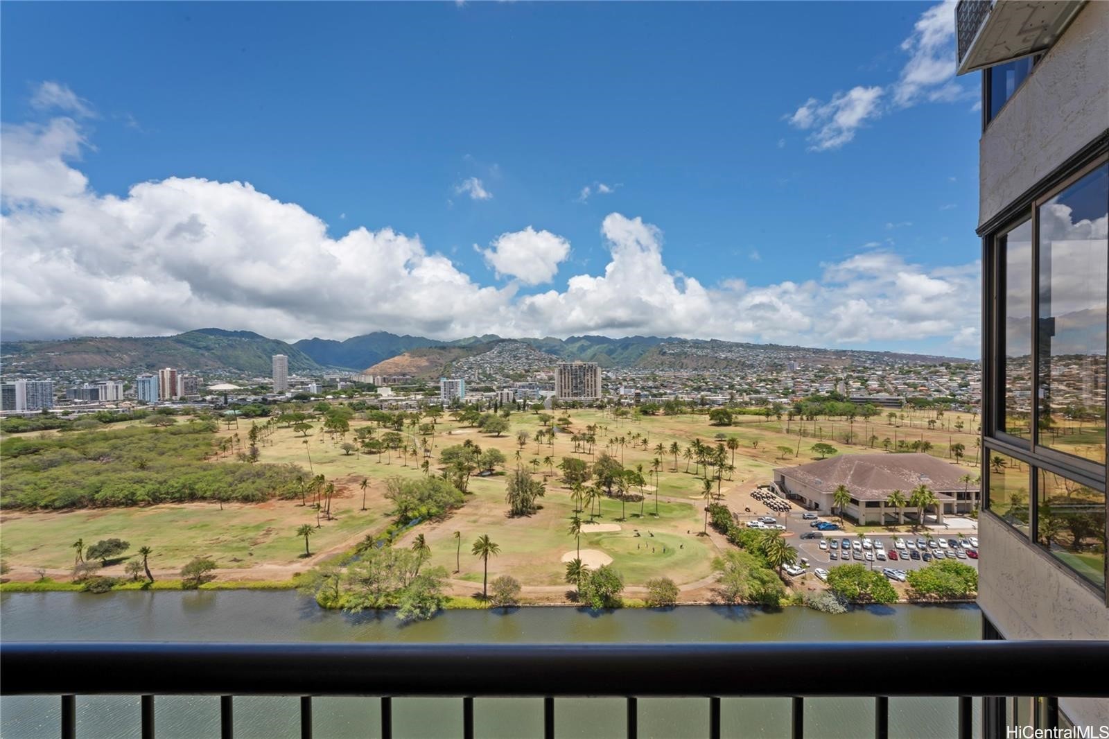 320 Liliuokalani Avenue 2005