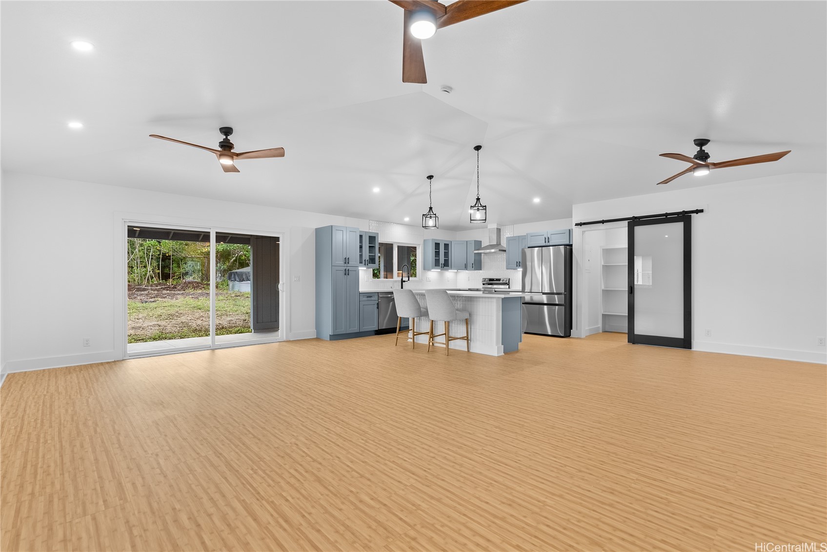 15-1688 Beach Road