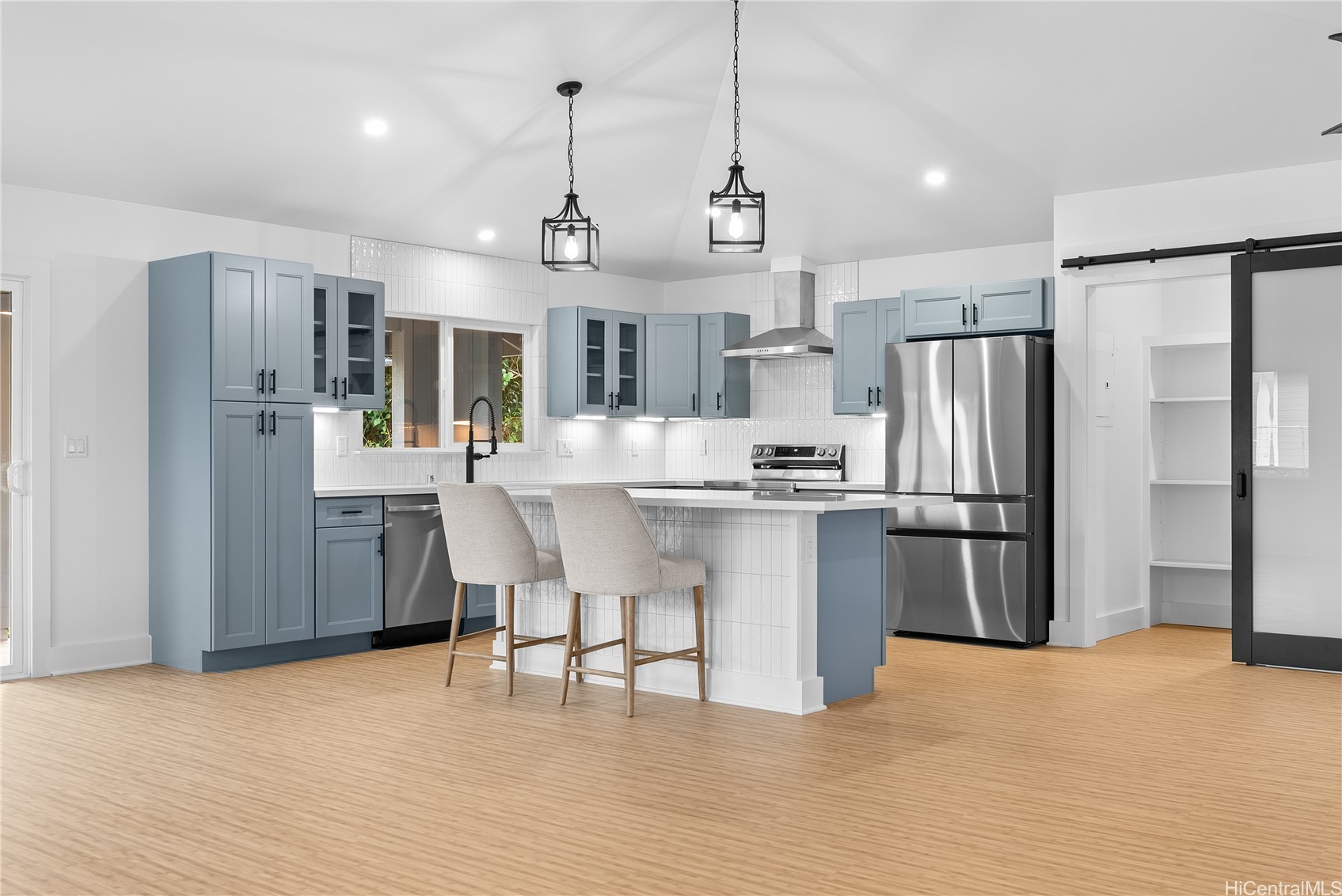 15-1688 Beach Road