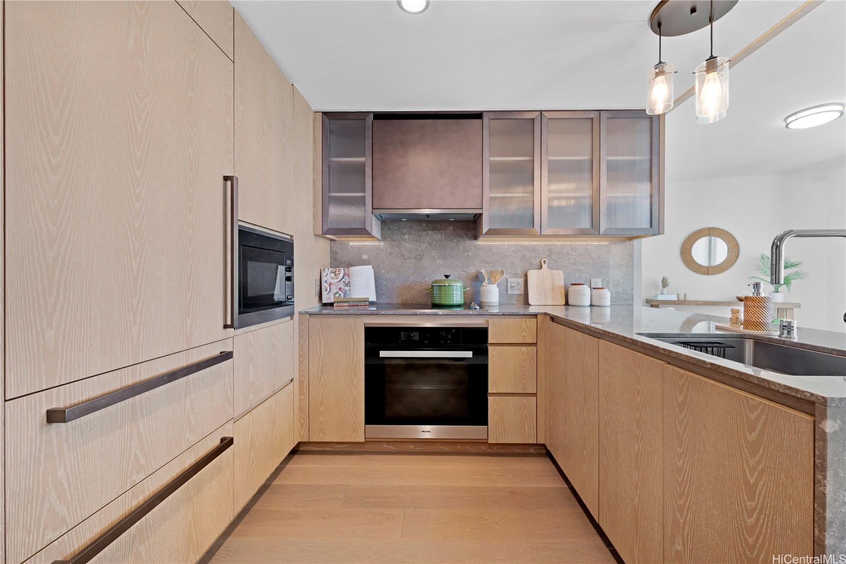 1000 Auahi Street 3506