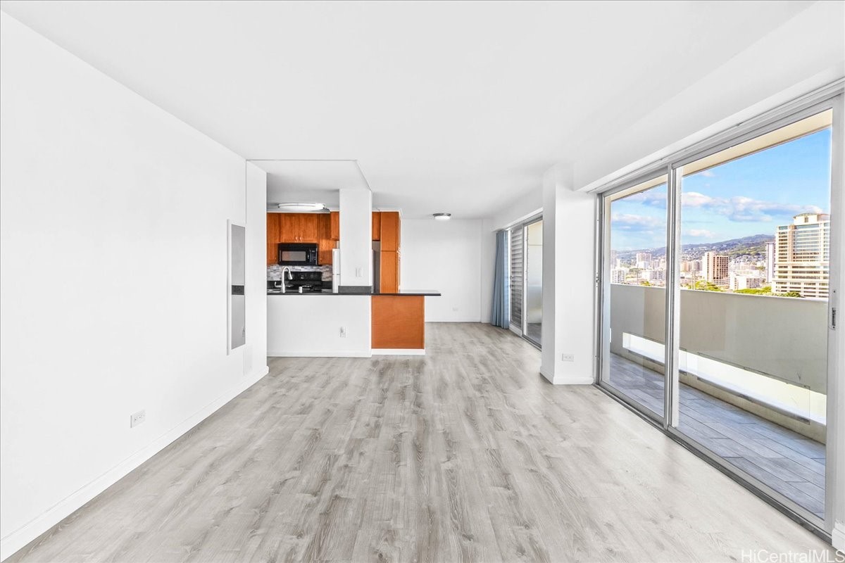 2085 Ala Wai Boulevard B113