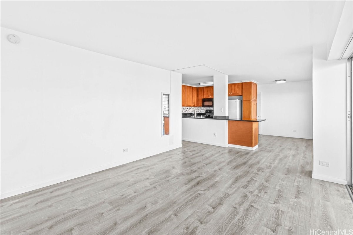 2085 Ala Wai Boulevard B113