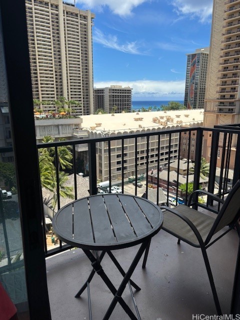 1850 ala moana Streets 818