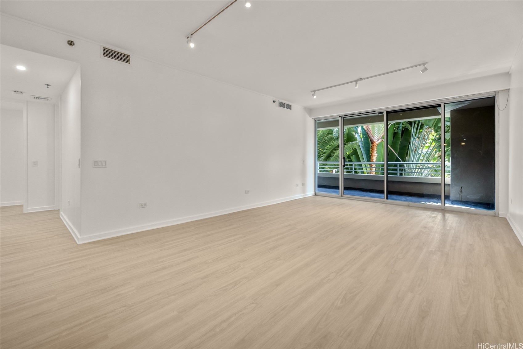 1 Keahole Place 3304