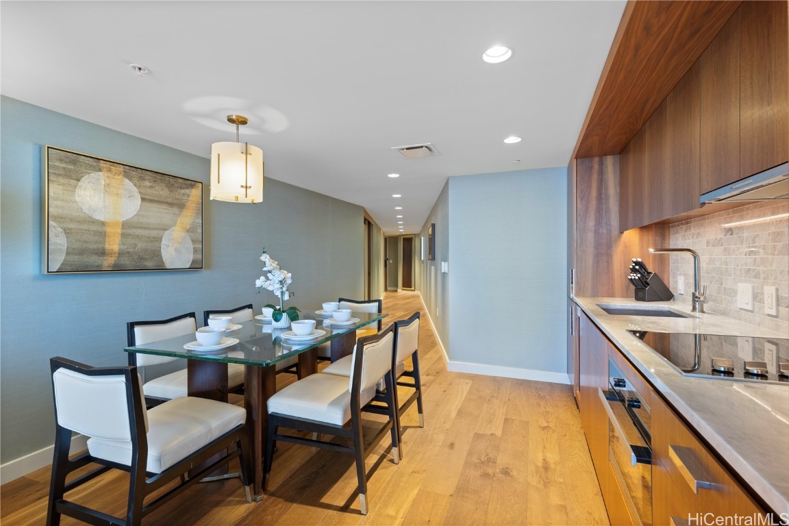 2139 Kuhio Avenue 3006