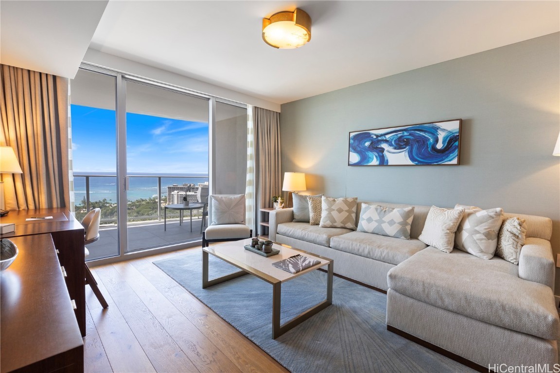2139 Kuhio Avenue 3006