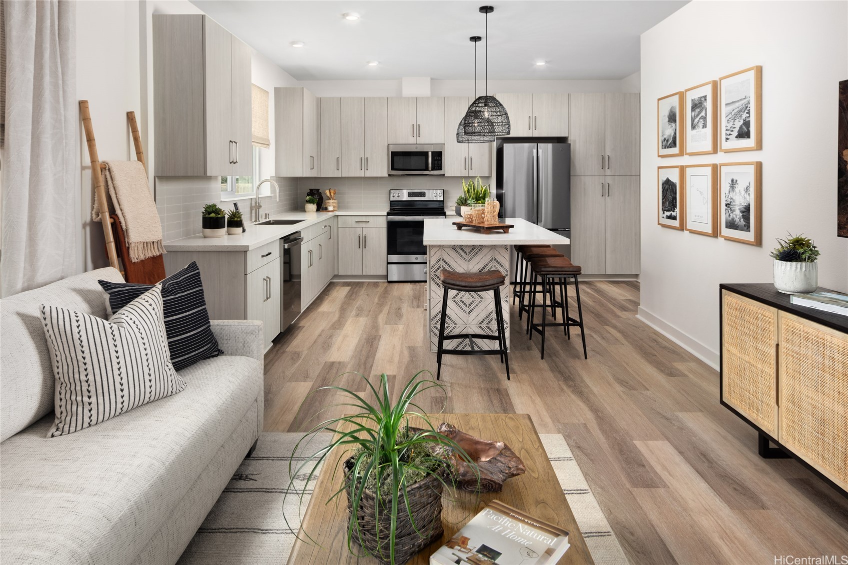91-1101 Franklin D Roosevelt Avenue 348