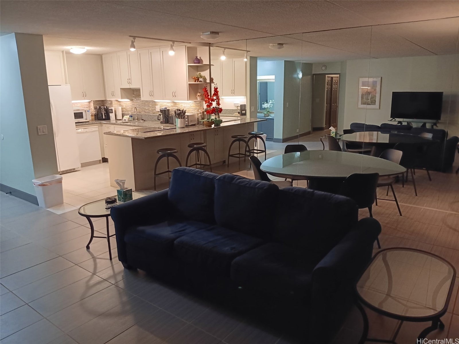 2240 Kuhio Avenue 3207