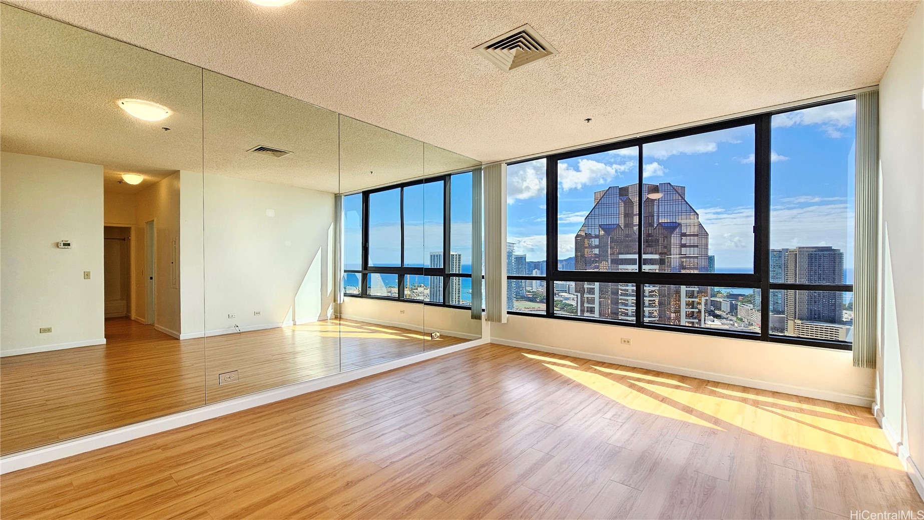 876 Curtis Street 4002