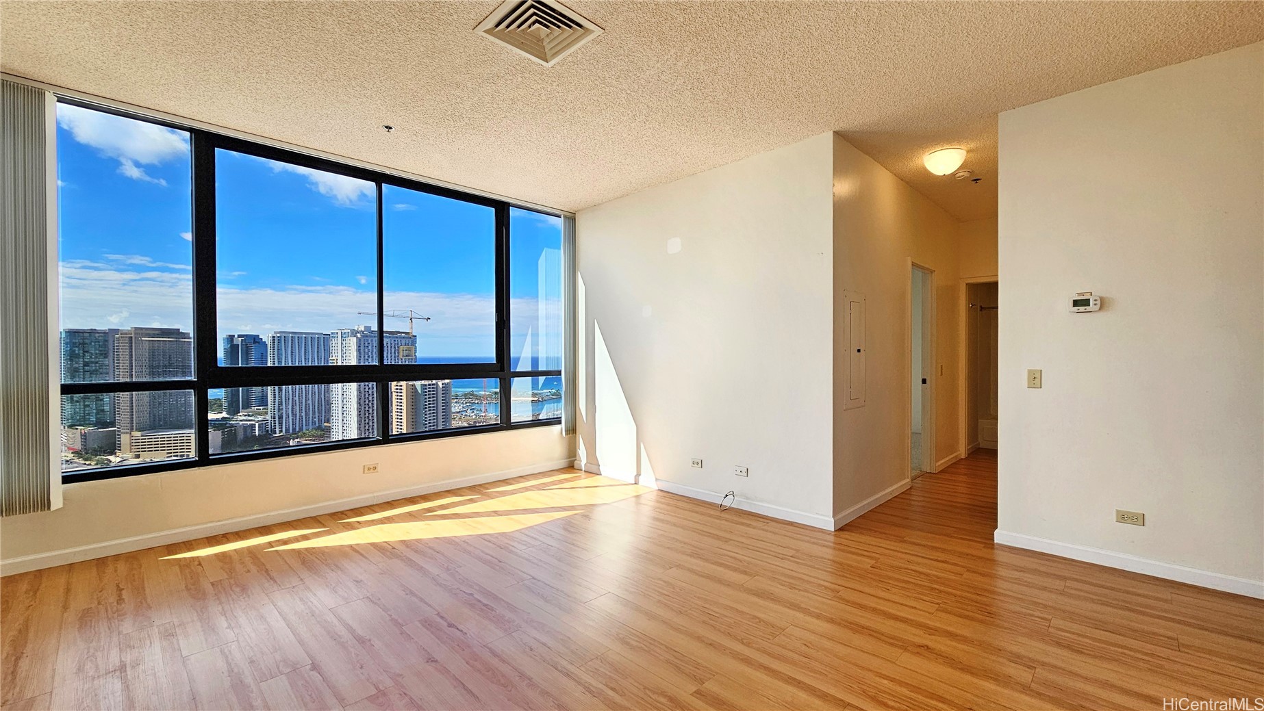 876 Curtis Street 4002