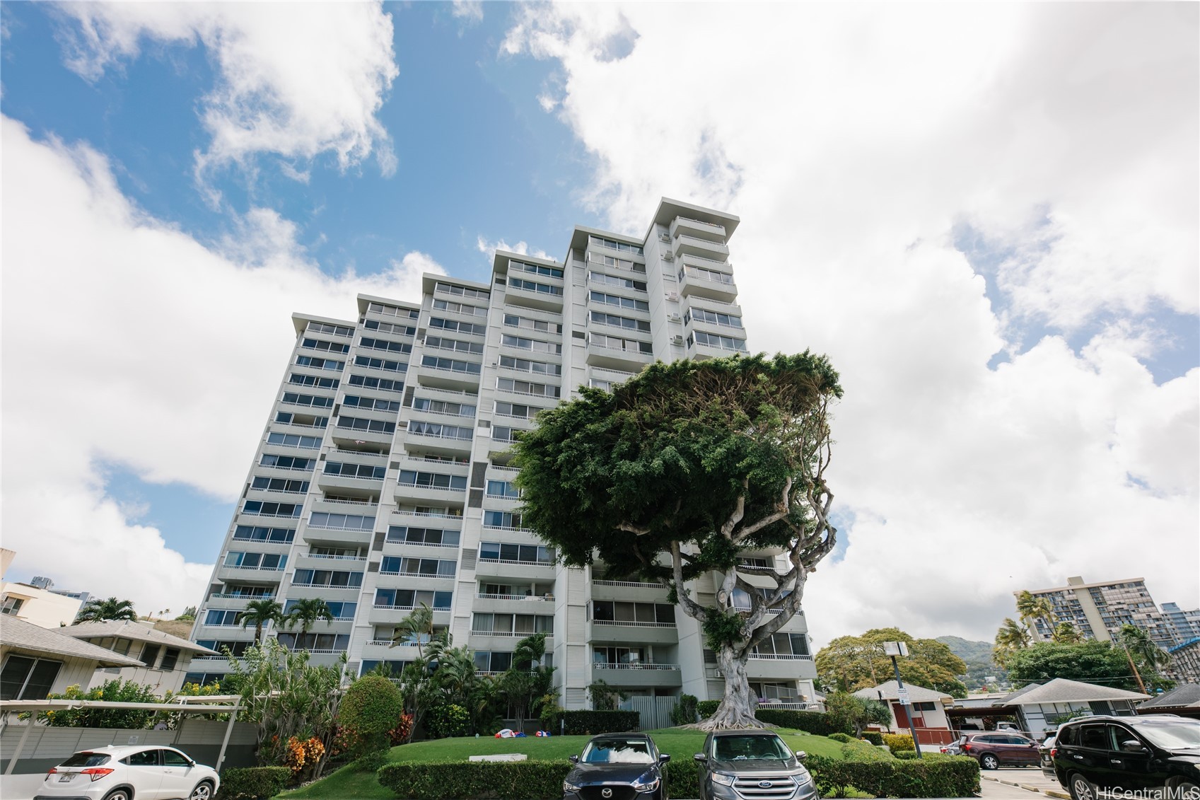 Barclay Condominium