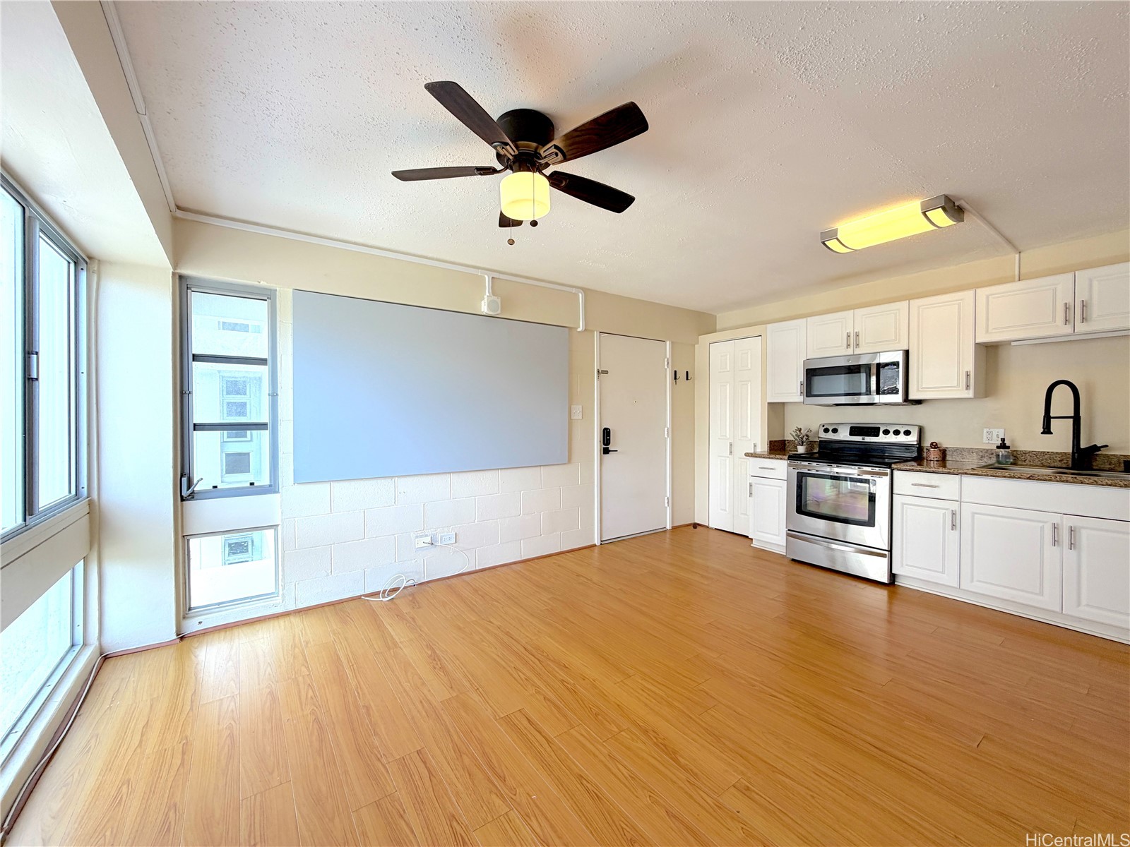 1616 Liholiho Street 1401