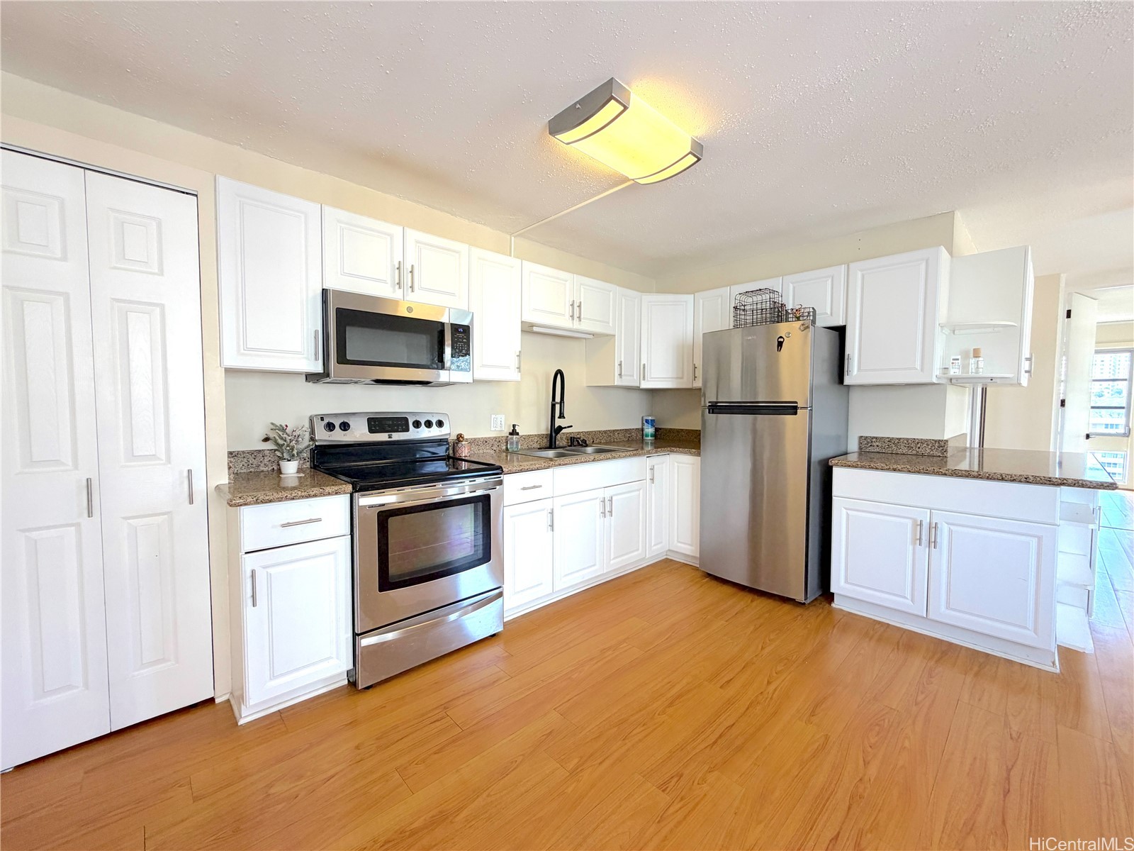 1616 Liholiho Street 1401