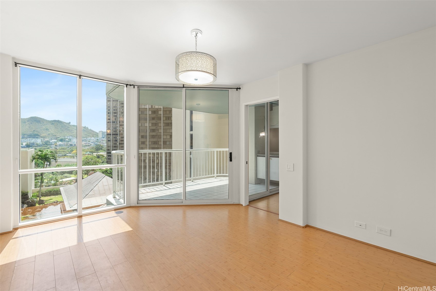 1212 Nuuanu Avenue 1106