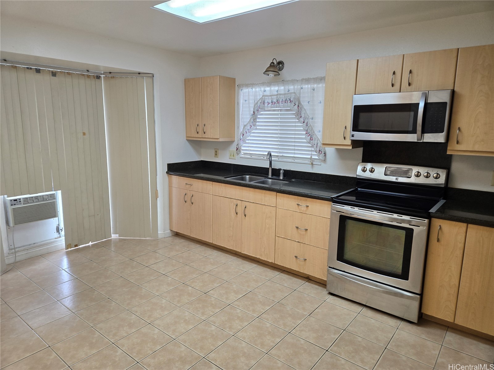 1595 Kanapuu Drive