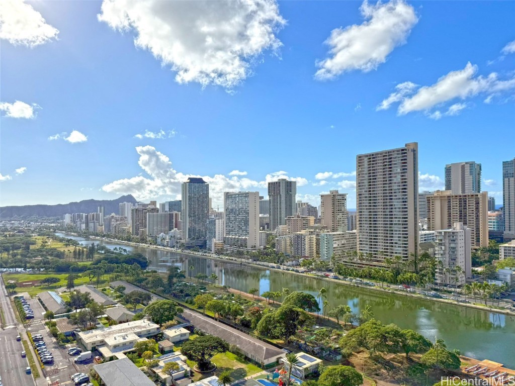 500 University Avenue 2406