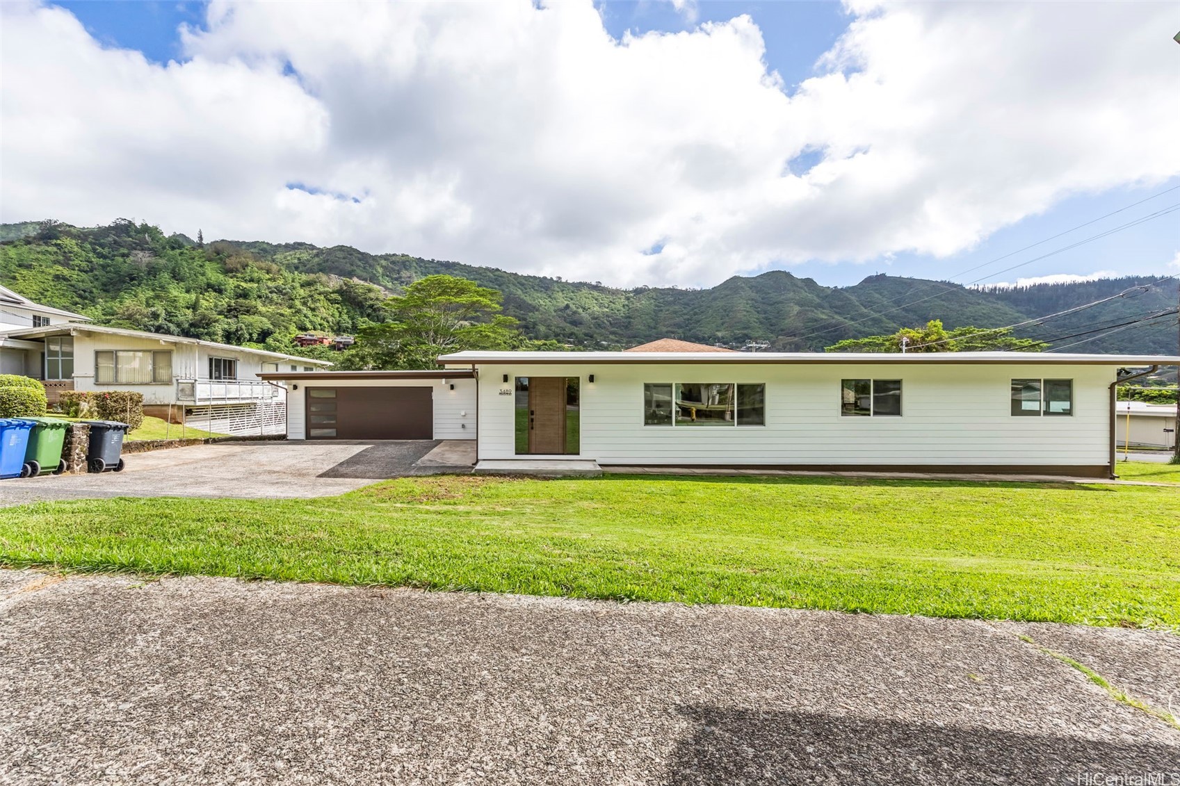 3489 Manoa Road
