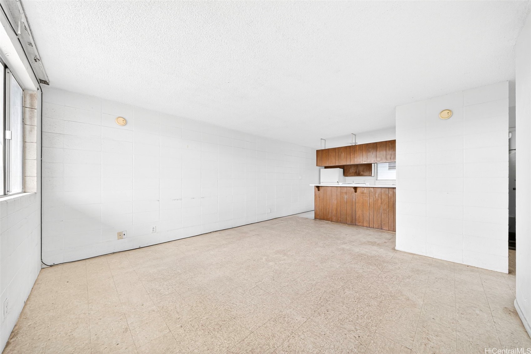 94-039 Waipahu Street 305