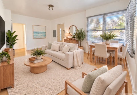 Photo of 1059 Kinau Street, Honolulu, HI 96814 (MLS # 202619423)