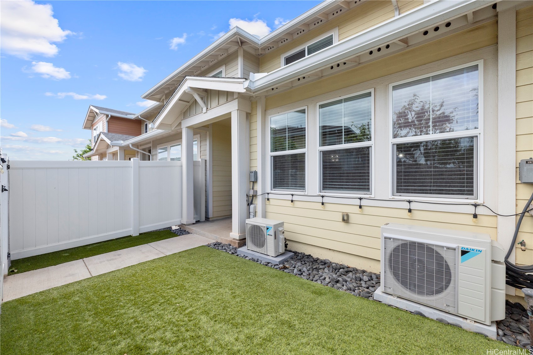 550 Kamaaha Avenue 902