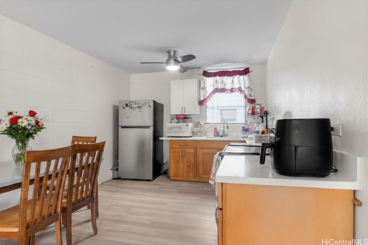 94-011 Waipahu Street D214