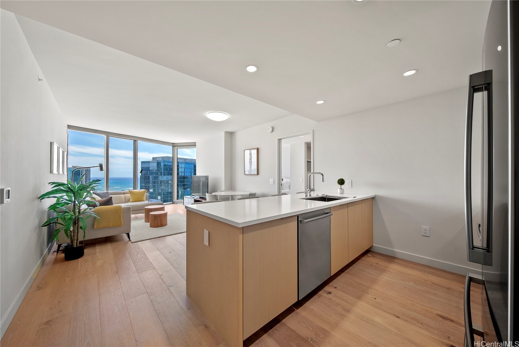 1001 Queen Street 3706