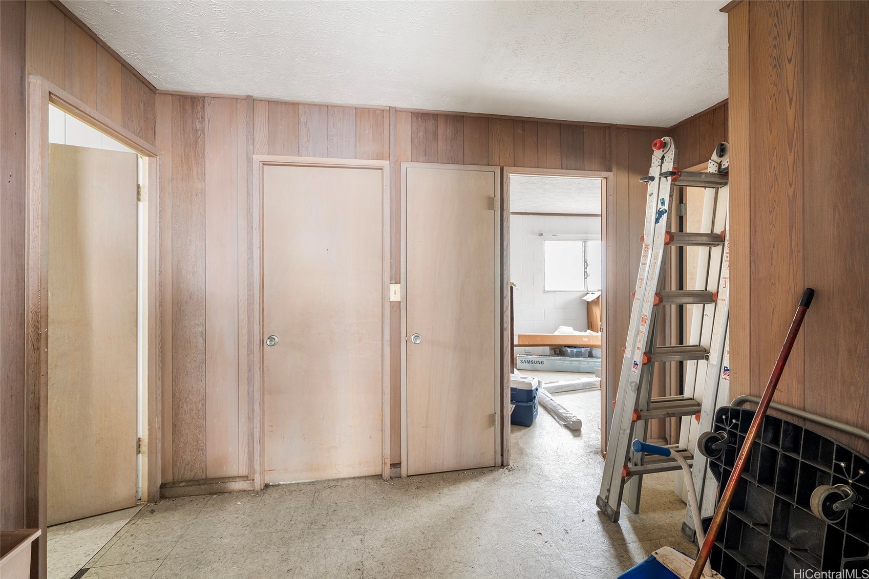 94-815 Waipahu Street