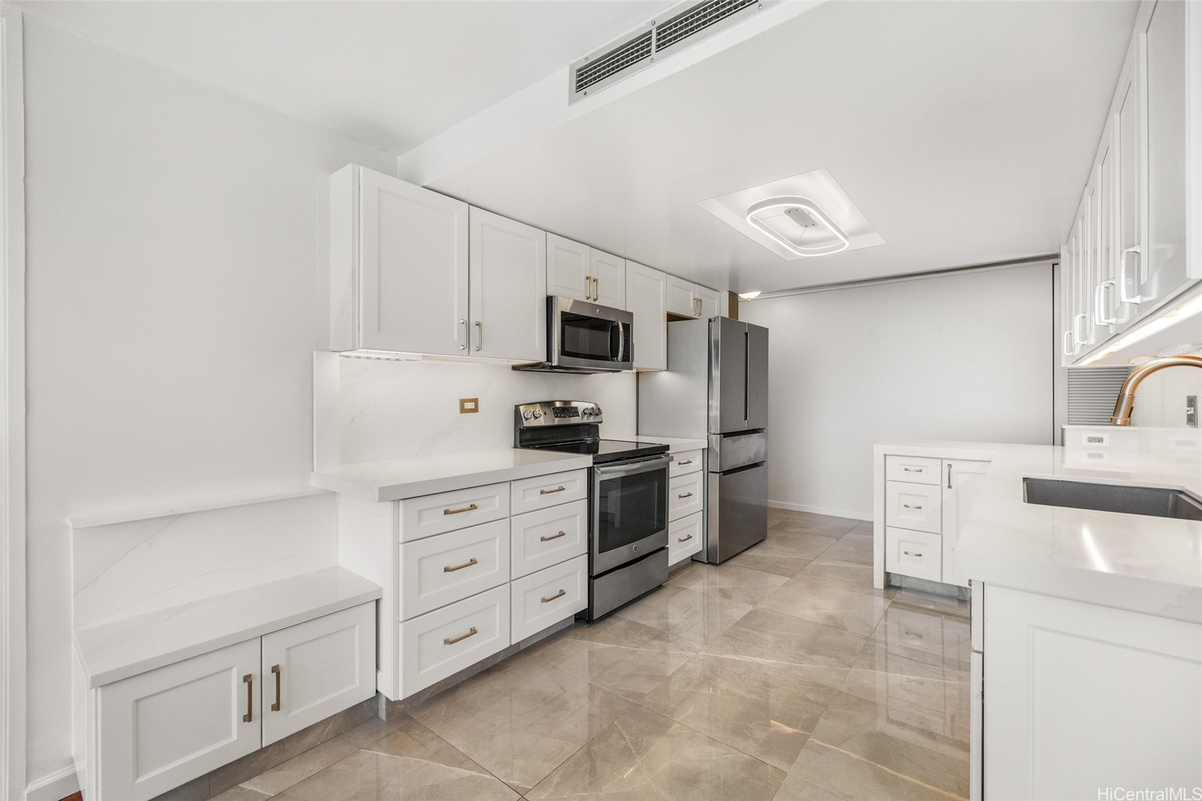 250 Kawaihae Street 18D