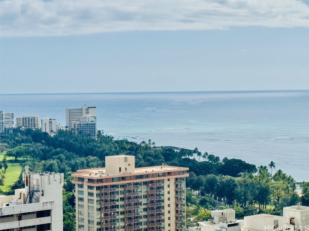 Waikiki Banyan Condominium