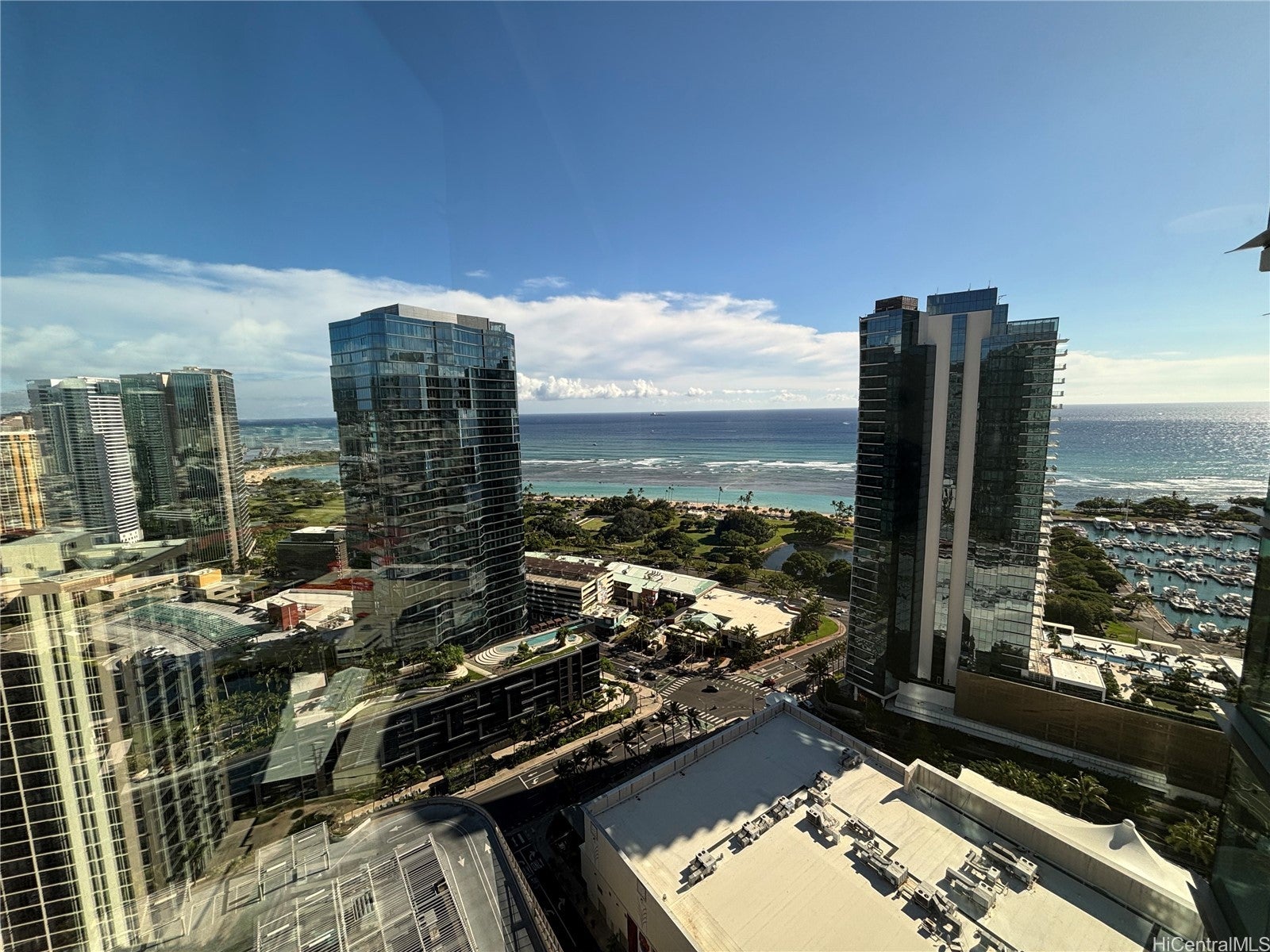 1001 Queen Street 3204