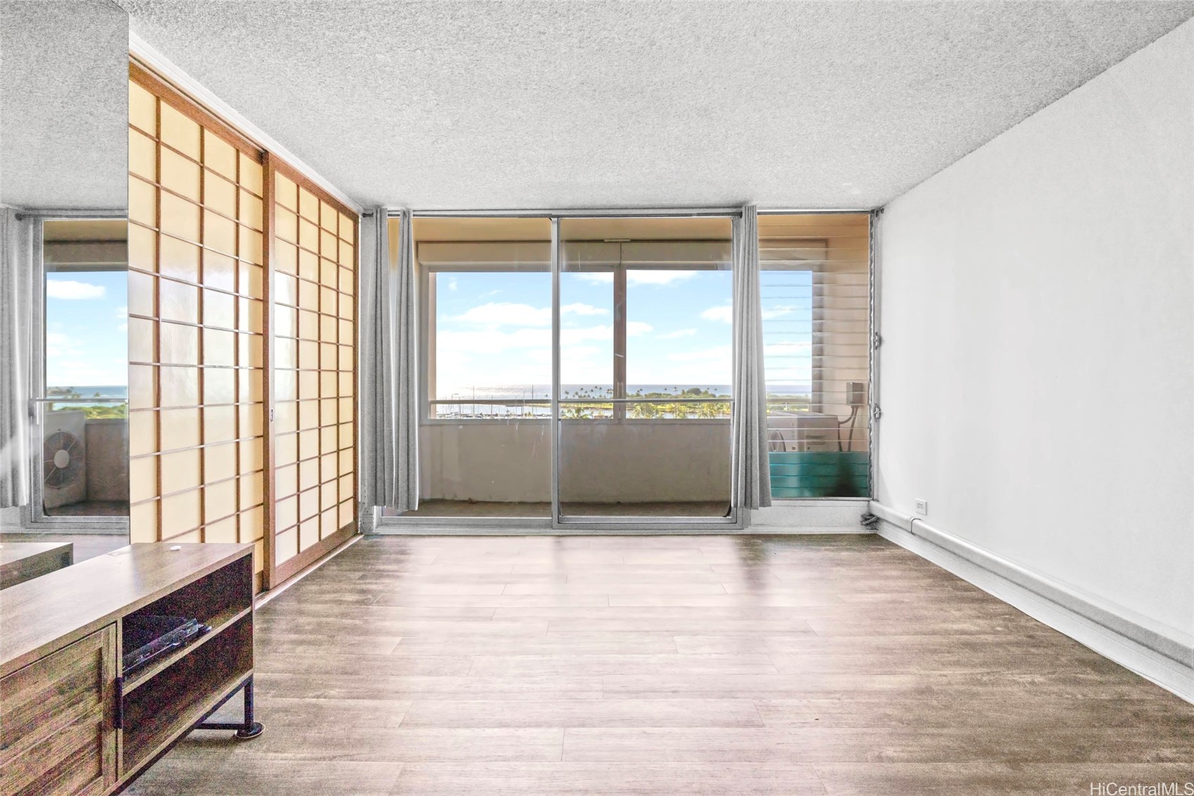 1676 Ala Moana Boulevard 906