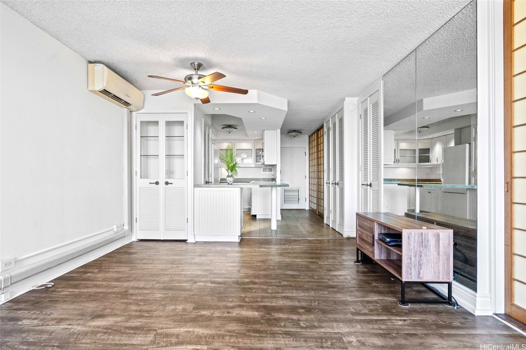 1676 Ala Moana Boulevard 906